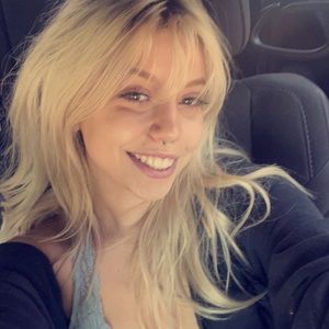 Meet your Posher, Laynee